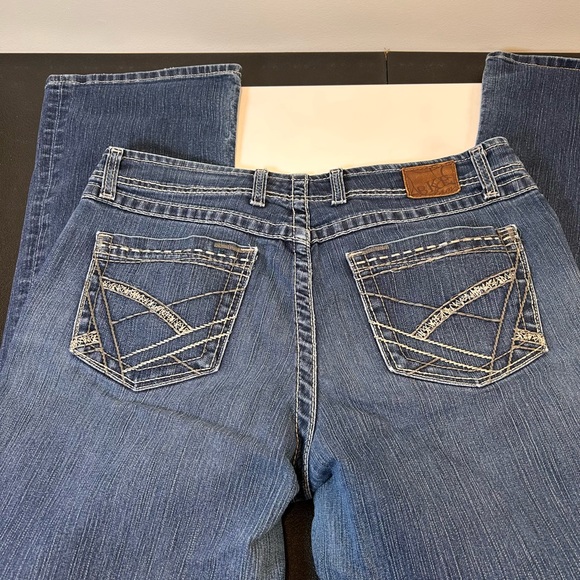 BKE Buckle Bootcut Wendi Jeans Stretch embroidered pockets Women’s Size 34x31.5 - Picture 2 of 7